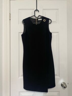 Calvin Klein - Black Sleeveless Mini Dress with Gold Pin